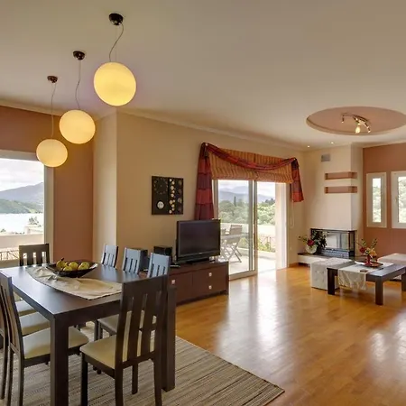 Willa Sunrise 4 Bed Lefkada Ligia